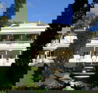 Melbourne City Tour Lifestyle of the Rich and Famous - Hotel NSW