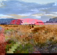 Uluru Ayers Rock Sunset with Outback Barbecue Dinner and Star Tour - Hotel NSW