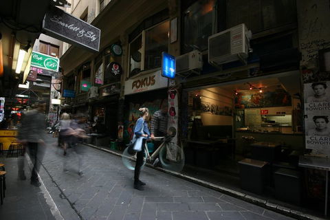 Central Melbourne Walking Tour - Hotel NSW 0