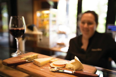 Yarra Valley 2-6 Guests With Lunch And Gin Tasting At Four Pillars - Hotel NSW 4
