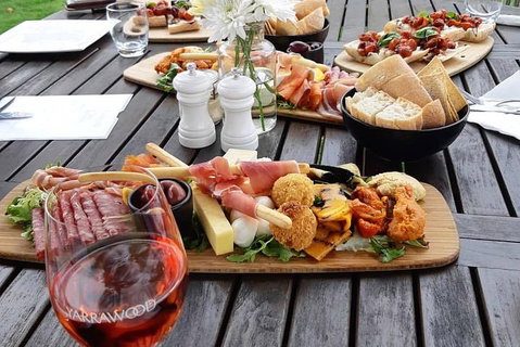 Yarra Valley Wine And Cider Tours By Classic Convertibles From Melbourne - Hotel NSW 5